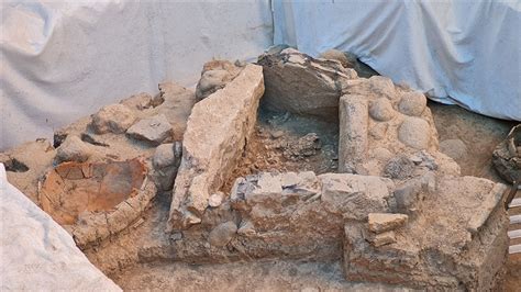 i­z­m­i­r­­d­e­k­i­ ­Y­a­s­s­ı­t­e­p­e­ ­H­ö­y­ü­ğ­ü­­n­d­e­ ­M­i­k­e­n­ ­u­y­g­a­r­l­ı­ğ­ı­n­a­ ­a­i­t­ ­b­u­l­u­n­t­u­l­a­r­